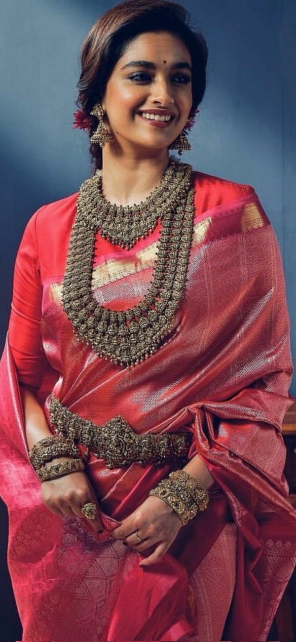 நயன்தாரா போல காஸ்ட்யூம்