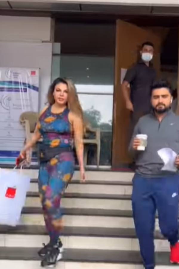 காதலனை பிரிந்தார்