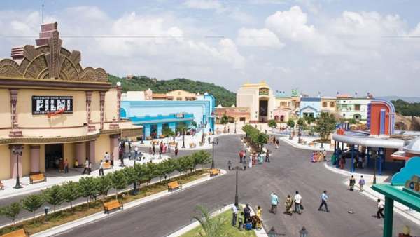 அது ஏன் ஐதராபாத்தில் ஷுட்டிங் 