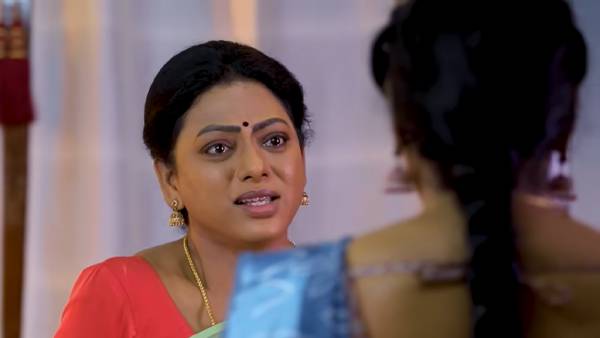 ராதிகா வீட்டிற்கு செல்லும் பாக்யா ராதிகா வீட்டிற்கு செல்லும் பாக்யா