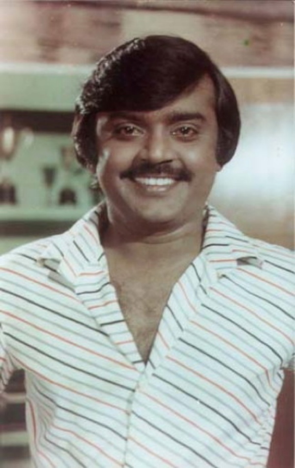 கல்லால் அடிப்பாராம்