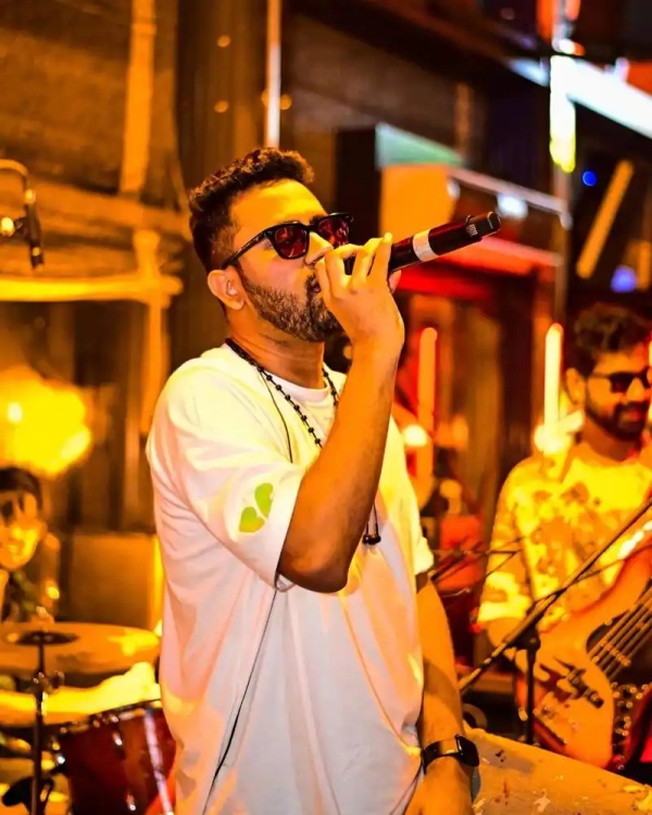 வீட்டிற்கு அழைத்தார் வீட்டிற்கு அழைத்தார்