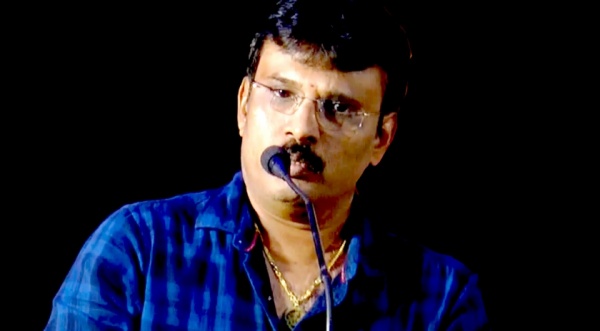 ப்ளூ சட்டை அணிந்து வந்து