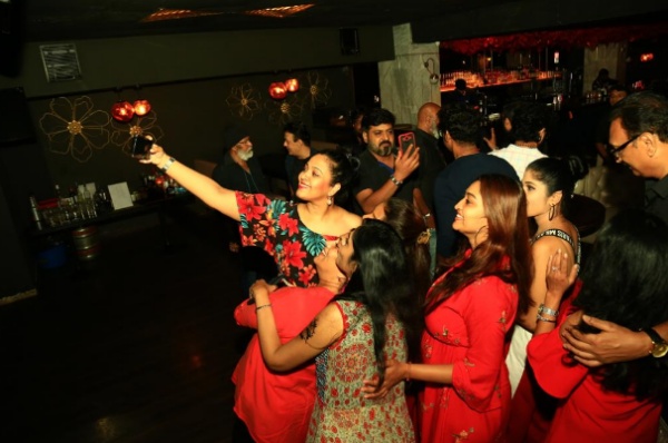 ரீயூனியனில் பங்கேற்ற நட்சத்திரங்கள்