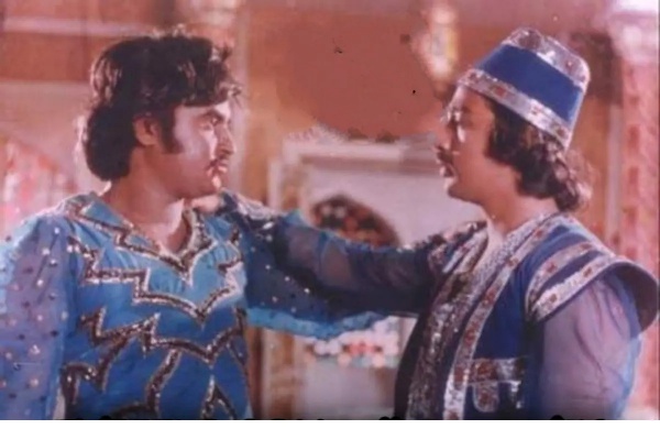 ரஜினிகாந்தின் புரட்சி ரஜினிகாந்தின் புரட்சி