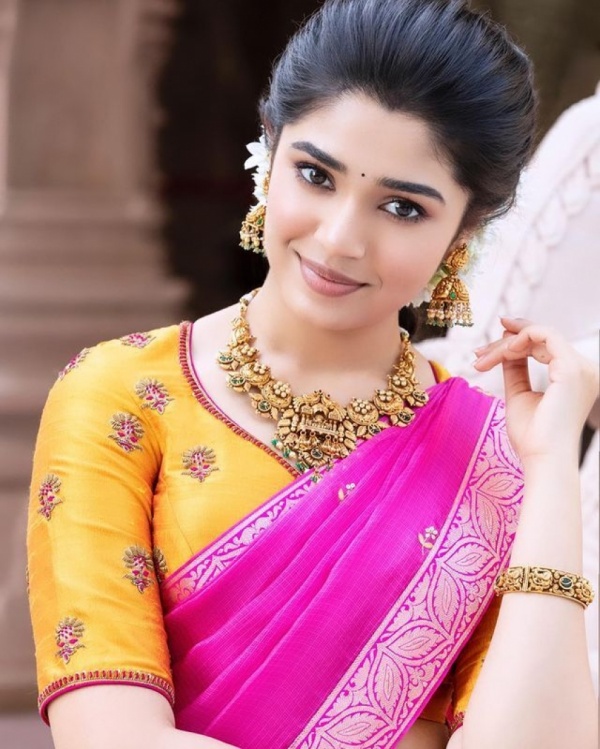 கீர்த்தி ஷெட்டி