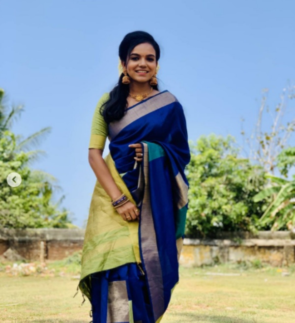 வேற ஆளே கிடைக்கலியா