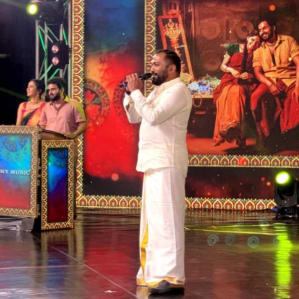 அடுத்தடுத்த பாடல்கள் 