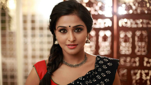 கடவுள் தேசத்து கட்டழகி