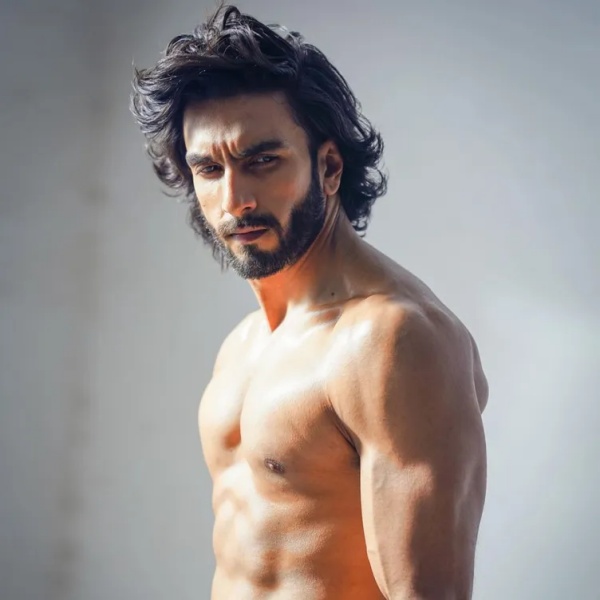 நிர்வாண போட்டோஷுட்