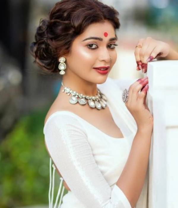 லோ பட்ஜெட் ஆலியா பட்