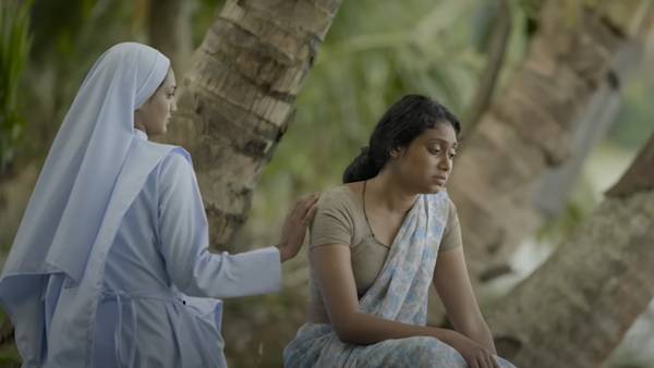 அதிரவைத்த HOLY WOUND ட்ரெய்லர் அதிரவைத்த HOLY WOUND ட்ரெய்லர்