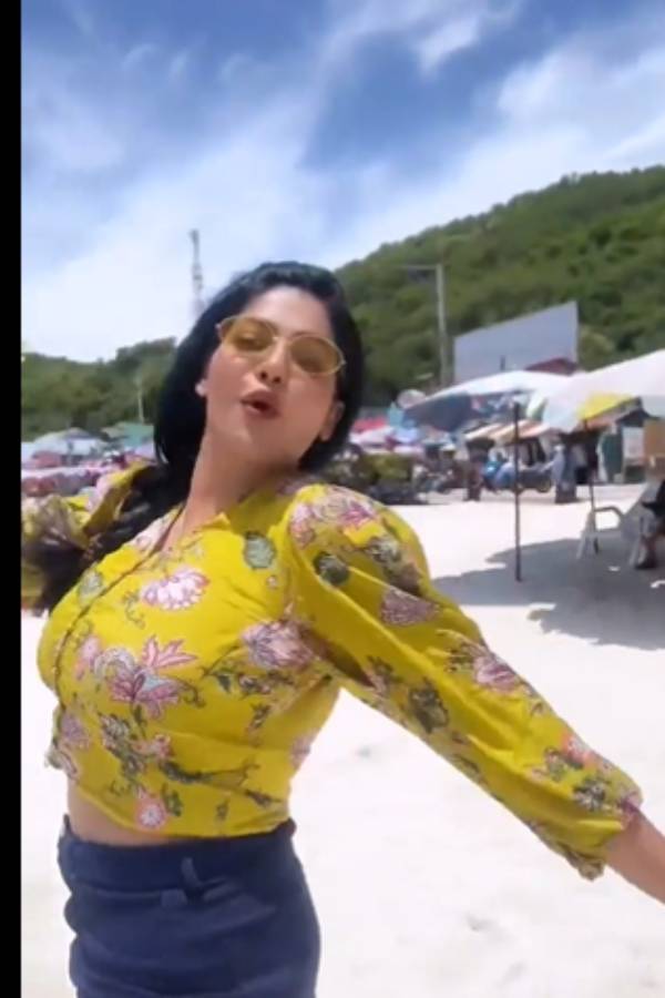 லைக் போட்ட பிக் பாஸ் பிரபலம்