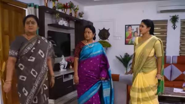 ராதிகா வீட்டில் ஈஸ்வரியின் ஆட்டம் ராதிகா வீட்டில் ஈஸ்வரியின் ஆட்டம்