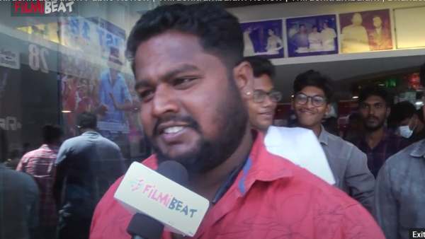 தியேட்டர்களில் திருவிழா கோலம்