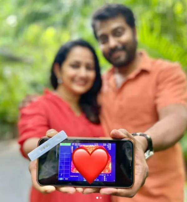 Actor Narain shares a good news on his 15th wedding anniversary Actor Narain shares a good news on his 15th wedding anniversary