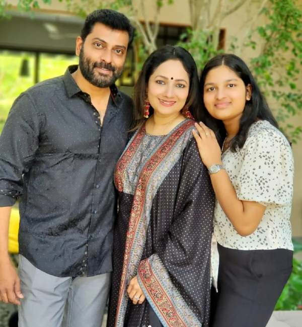 Actor Narain shares a good news on his 15th wedding anniversary Actor Narain shares a good news on his 15th wedding anniversary