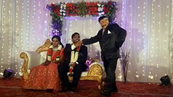 மணமக்களுக்கு ஒளிமயமான எதிர்காலம் 