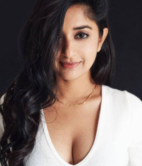  கவர்ச்சித் தூக்கலான புகைப்படங்கள் 