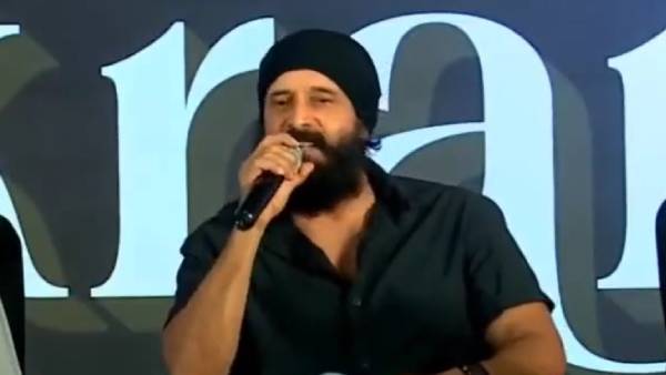 மாணவர்களுடன் கலகலப்பான பேச்சு