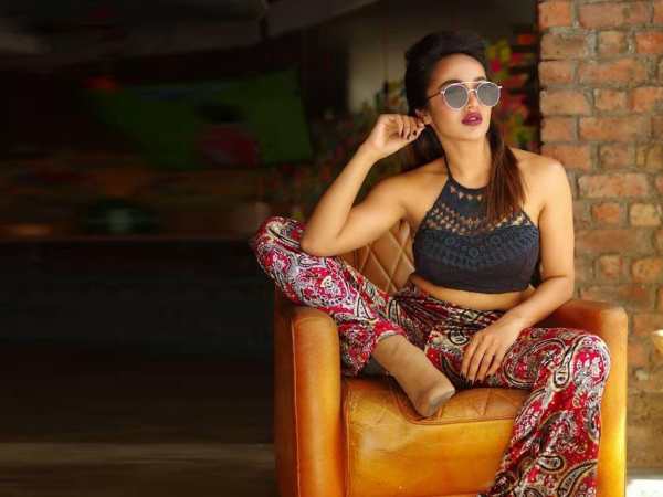 மதுவுக்கு அடிமையானேன் மதுவுக்கு அடிமையானேன்