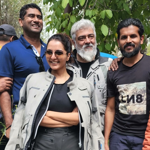 சூப்பர் ஸ்டார் ரைடர் அஜித்