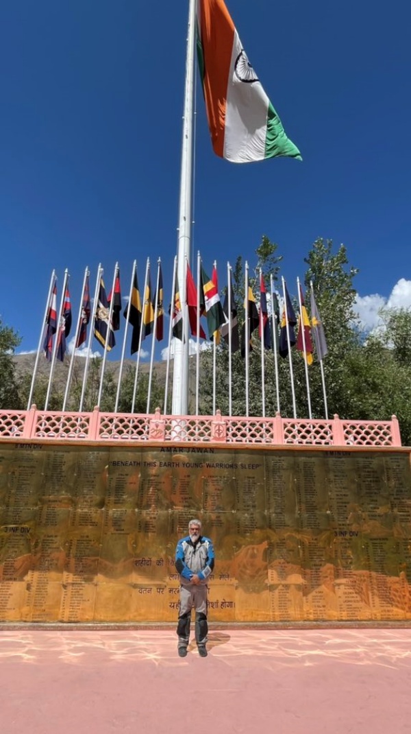 அடுத்தடுத்து பிஸி அடுத்தடுத்து பிஸி