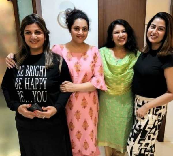 திரையுலக தோழிகள் 