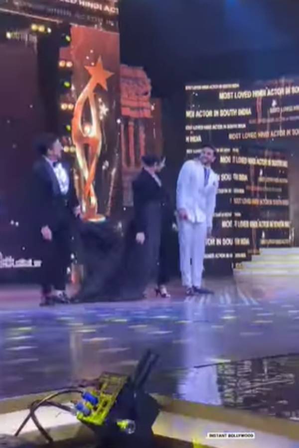 ஸ்ரீவள்ளி பாடலுக்கு ஆடிய ரன்வீர் சிங்