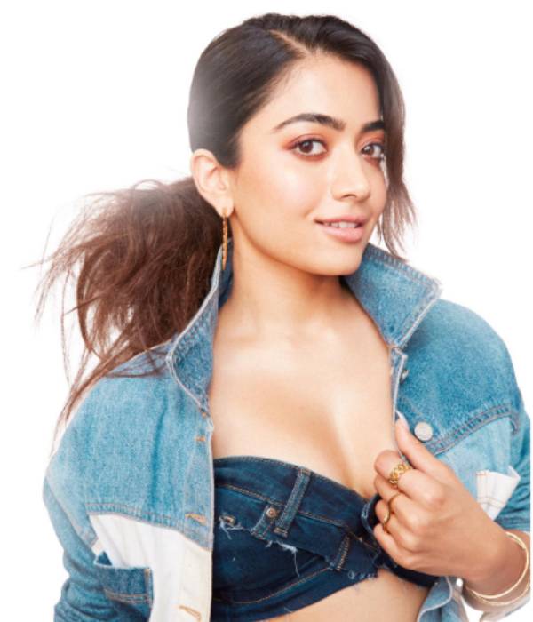 உள்ளாடையுடன் உள்ளாடையுடன்