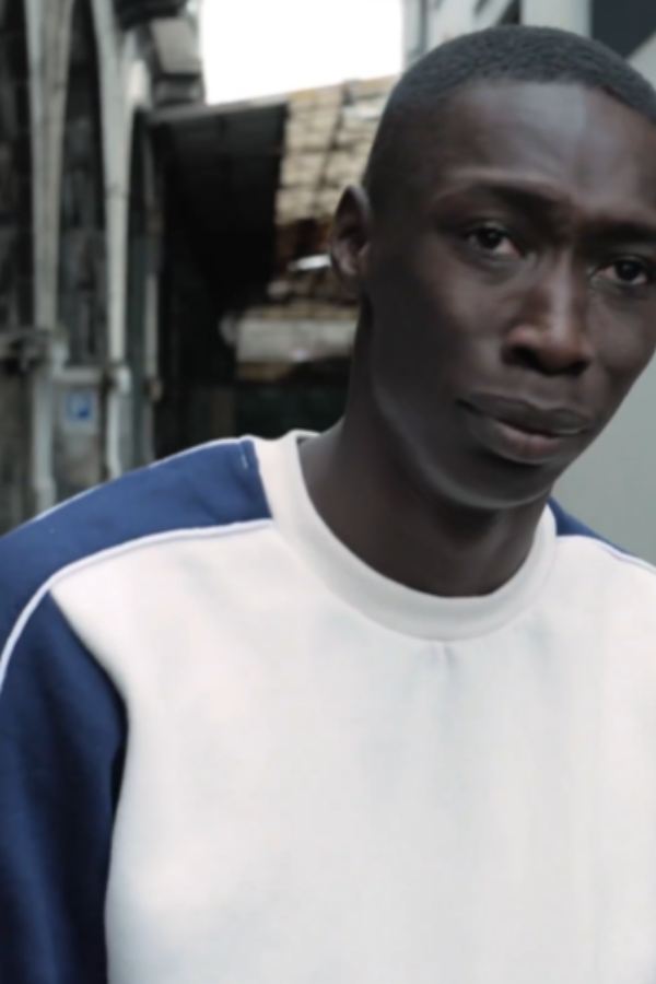  கொரோனாவால் வீட்டில் முடங்கி கிடந்தவர் உலக பிரபலம் ஆனார்