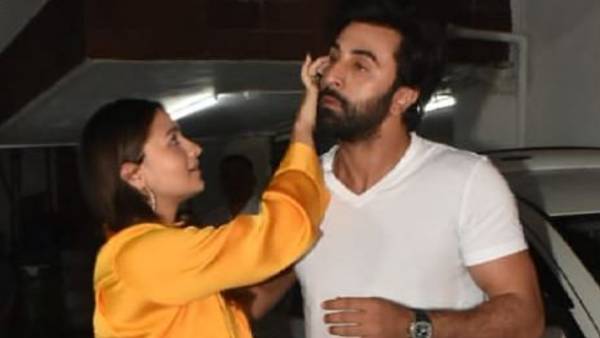 உற்சாகத்தில் ரன்பீர் கபூர், ஆலியா பட் ஜோடி