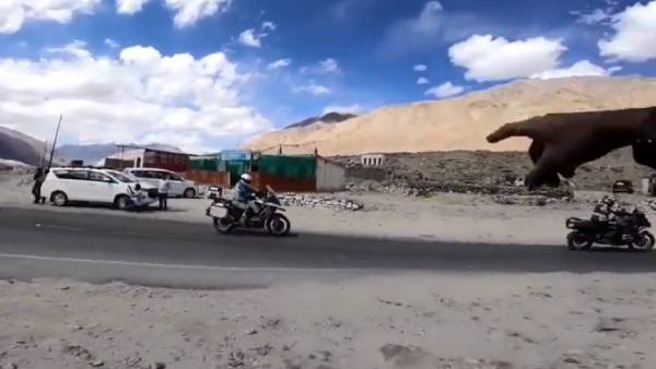 பிரிட்டன், லடாக் பயணம் 