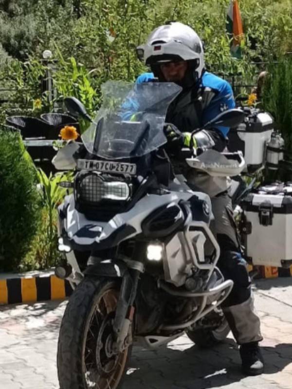 நடிகர் அஜித் 