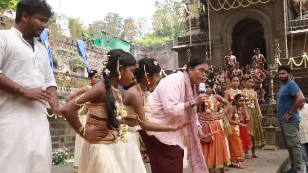 பிரமோஷனல் டூர் 