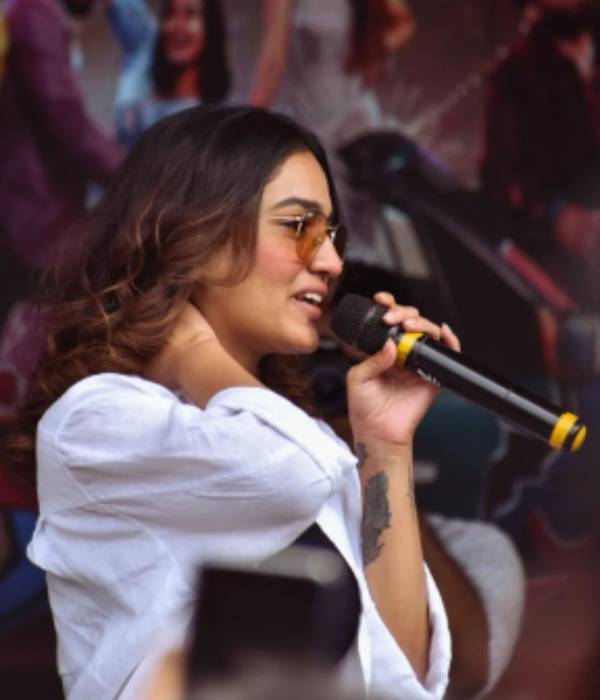 முட்டிமோதிய கூட்டம்