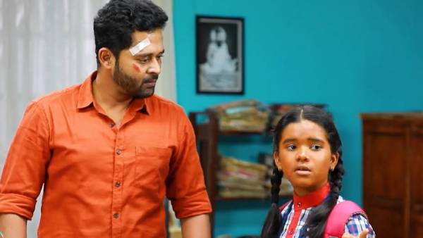 பள்ளிக்கு வரும் பாரதி 