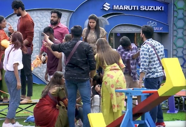 தேவையில்லாமல் தனலட்சுமியை வம்பிழுத்த அசீம்