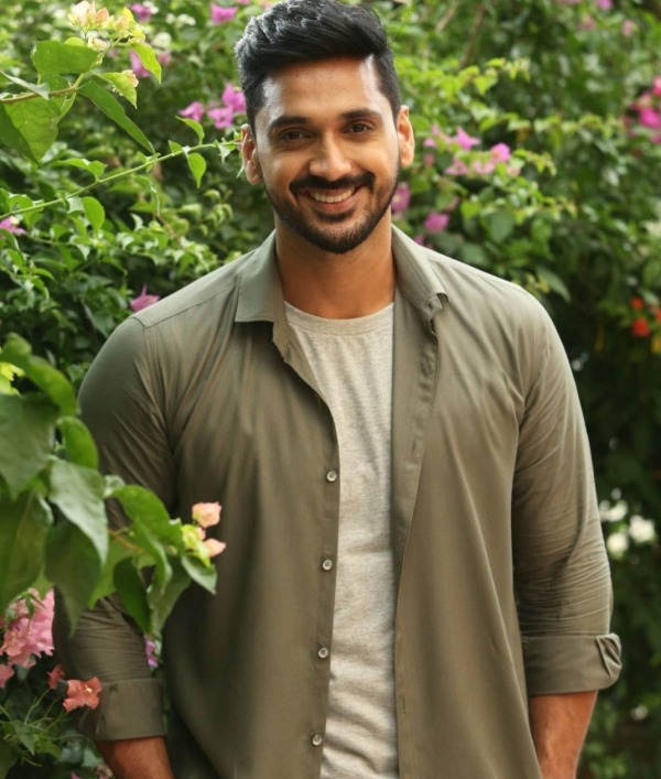 அடித்து துன்புறுத்திய அர்ணவ்? அடித்து துன்புறுத்திய அர்ணவ்?