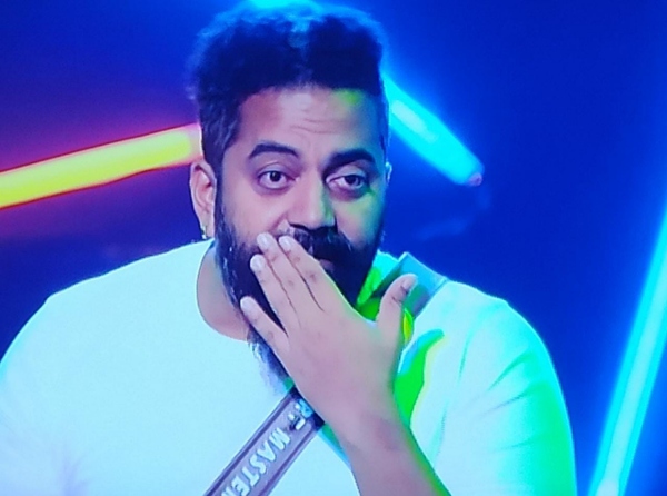 மகளை நினைத்து உருகிய ராபர்ட் மாஸ்டர்