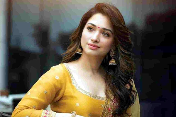 பாலிவுட்டில் பிசியான தமன்னா பாலிவுட்டில் பிசியான தமன்னா