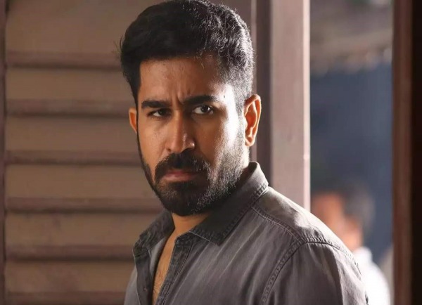 விஜய் ஆண்டனி எச்சரிக்கிறாரா? அறிவுறுத்துகிறாரா? விஜய் ஆண்டனி எச்சரிக்கிறாரா? அறிவுறுத்துகிறாரா?