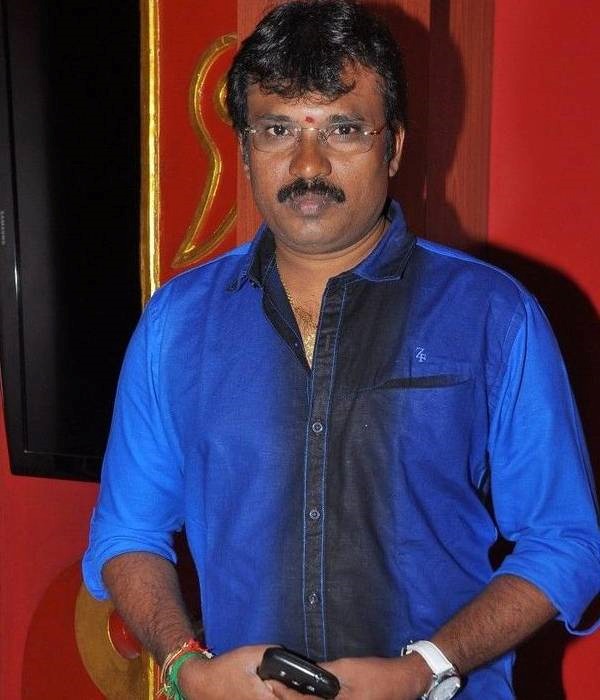 என்னுள் இருந்த கவிஞரை வெளிக்கொணர்ந்தவர் சினேகன்..ஆதரித்தவர் விஜய் என்னுள் இருந்த கவிஞரை வெளிக்கொணர்ந்தவர் சினேகன்..ஆதரித்தவர் விஜய்