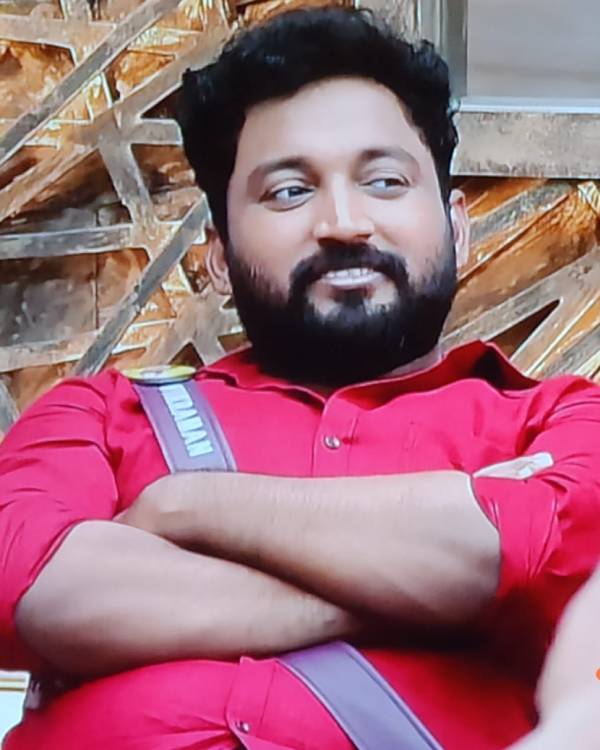 விக்ரமனை சமாதானப்படுத்திய ராம்குமார் விக்ரமனை சமாதானப்படுத்திய ராம்குமார்