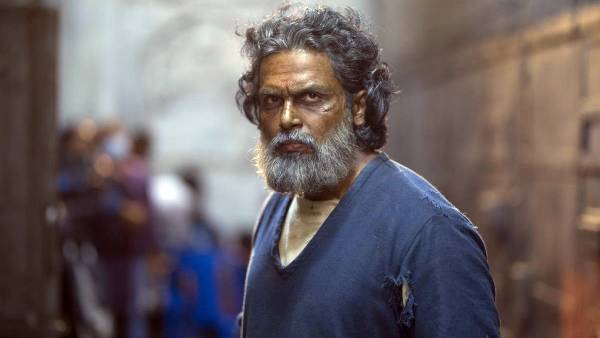 இரட்டை வேடங்கள் இரட்டை வேடங்கள்