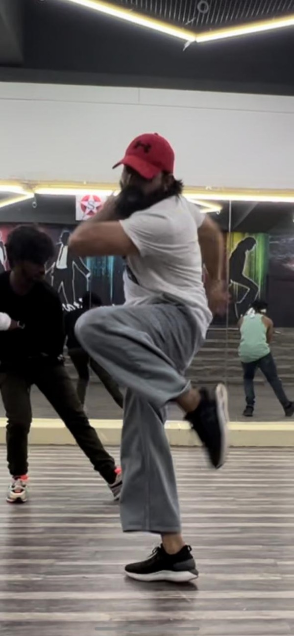  விஜய்யின் மாஸ் டான்ஸ் 