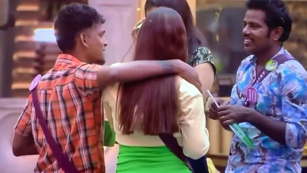 தடவுறதே வேலை 