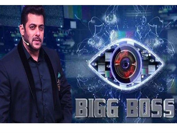 சர்ச்சைகளுடன் துவங்கிய நிகழ்ச்சி