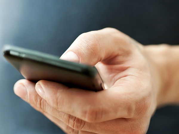 மொபைலிலிருந்து புகைப்படங்கள் திருட்டு