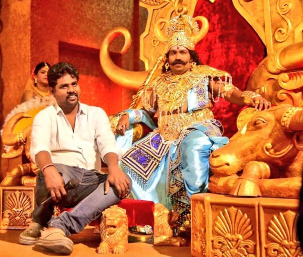 ஆனந்த யாழ் சத்தம் 